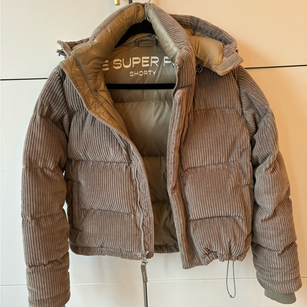 Aritzia Shorty Super Puff in Corduroy Modern Taupe